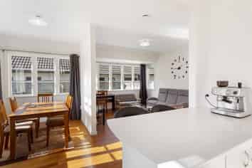 65 Park Road, West End