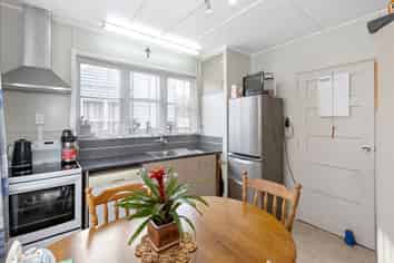 87 Quinns Road, Shirley