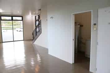 ALBANY RETAIL OR OFFICE/SHOWROOM