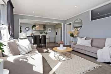 4/8 Lee Road, Taradale