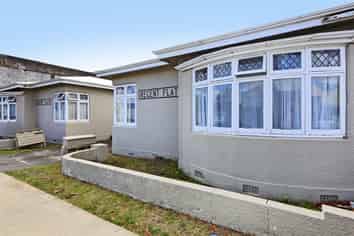 1-6/402 Queen Street East, Hastings