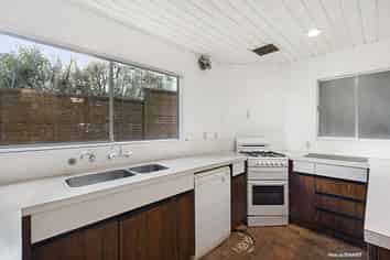 10 Bruce Ave, Brooklyn