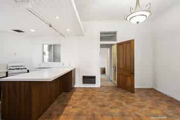 10 Bruce Ave, Brooklyn