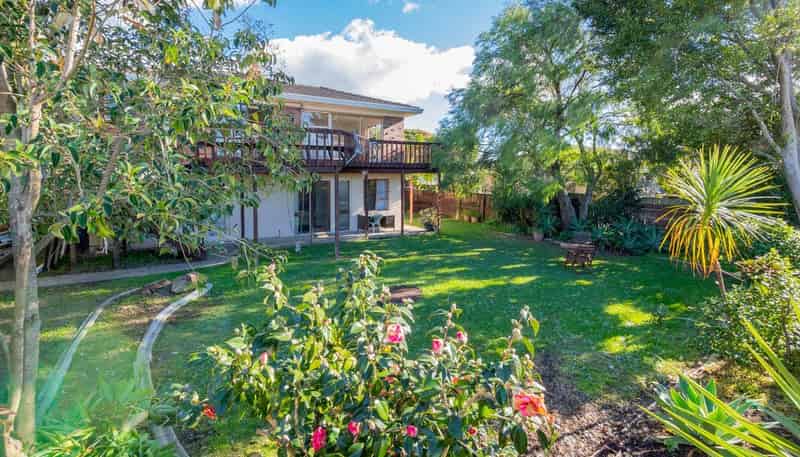 40 Akoranga Drive, Northcote