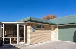 8/24 Avonhead Road, Avonhead