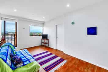 1111/20 Mccrae Way, New Lynn