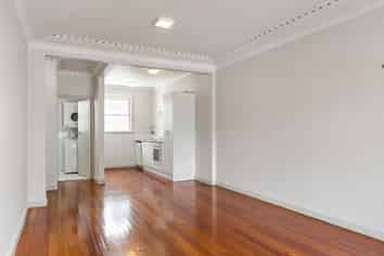 2/1 Seccombes Road, Newmarket