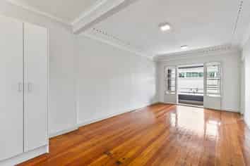 2/1 Seccombes Road, Newmarket