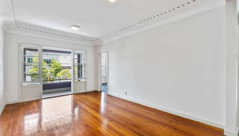 2/1 Seccombes Road, Newmarket