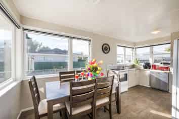 582 Pioneer Highway, Highbury