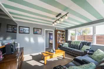 582 Pioneer Highway, Highbury