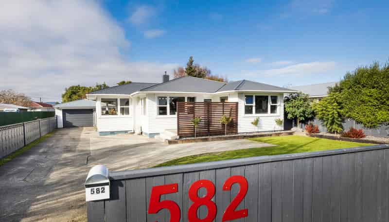 582 Pioneer Highway, Highbury