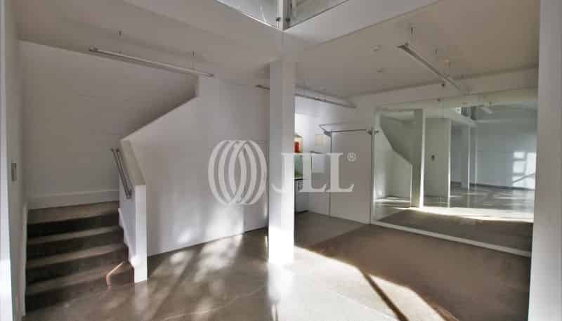 Part Groun/160 Broadway, Newmarket