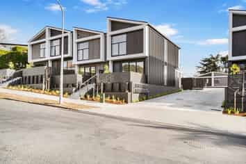 19/37 Glen Atkinson Street, Saint Heliers