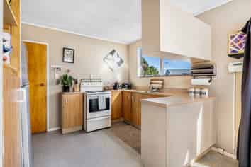 5/4 Coombe Avenue, Otara