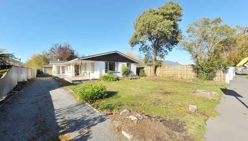 306 Main North Road, Redwood