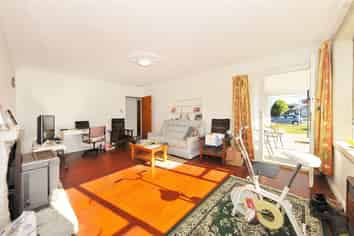 306 Main North Road, Redwood