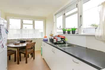 402 Kiwi Place, Camberley