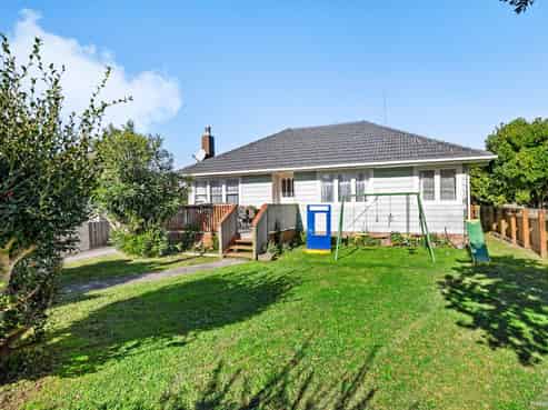 5 Devon Street, Te Atatu South