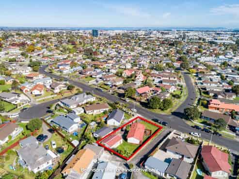 65 Charntay Avenue, Clover Park