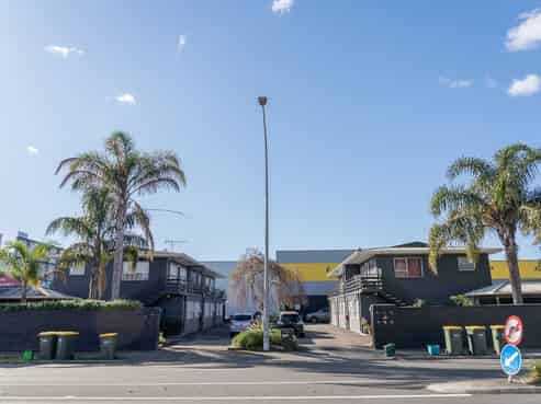 20 and 22 Willoughby Street, Whitiora