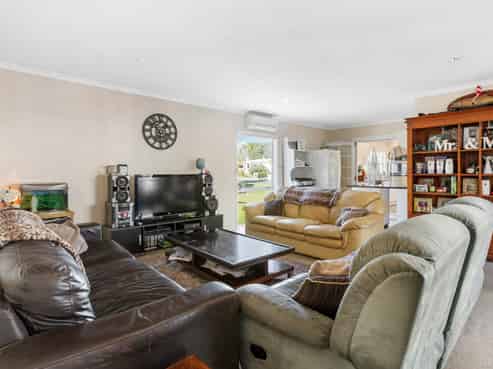 24 Third View Avenue, Beachlands