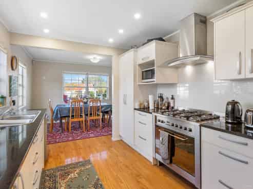 24 Third View Avenue, Beachlands