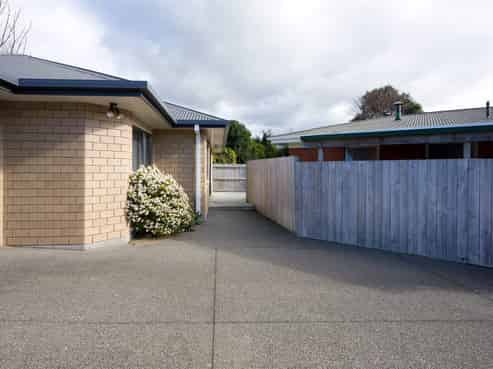 6A Sharyn Place, Brookfield