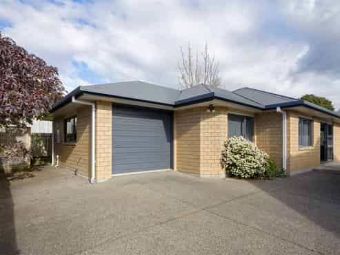 6A Sharyn Place, Brookfield