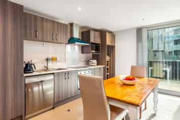 107/25 Don McKinnon drive, Albany