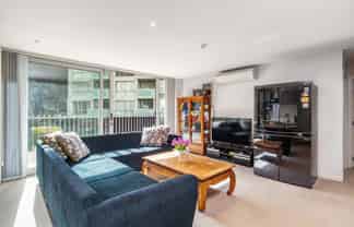 107/25 Don McKinnon drive, Albany