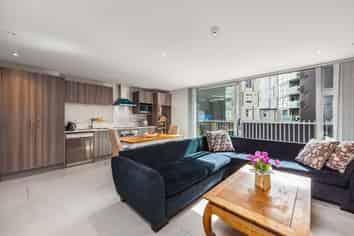 107/25 Don McKinnon drive, Albany