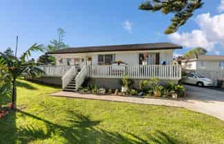 13 Bedlington Avenue, Manurewa