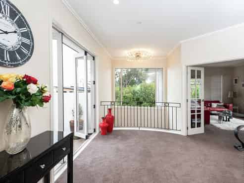 1a Gracechurch Drive, Flat Bush