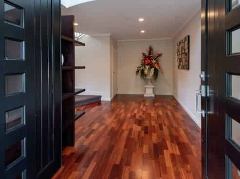 1a Gracechurch Drive, Flat Bush