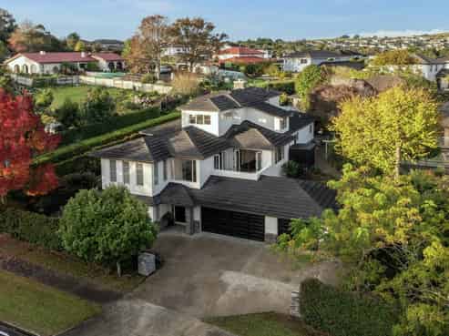 1a Gracechurch Drive, Flat Bush