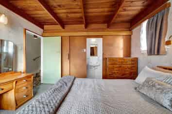 205 South Road, Spotswood