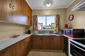 205 South Road, Spotswood