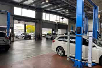 Warehouse/Office With Massive Yard!