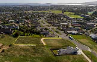 31 Great West Road, Westbrook