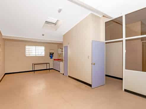 Lease: Sunny side in the central CBD