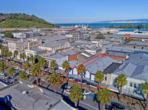 Lease: Sunny side in the central CBD