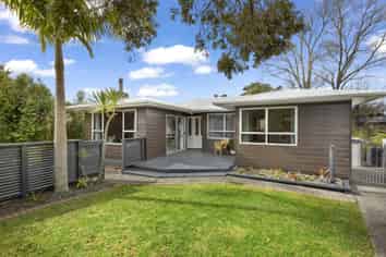 49 Cron Avenue, Te Atatu South