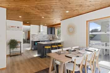 49 Cron Avenue, Te Atatu South