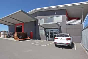 Quality freehold investment