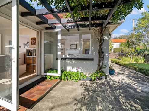 11 Sale Street, Cockle Bay