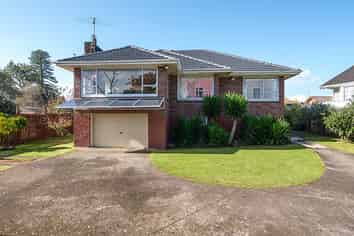 76 & 76a Hillsborough Rd, Hillsborough