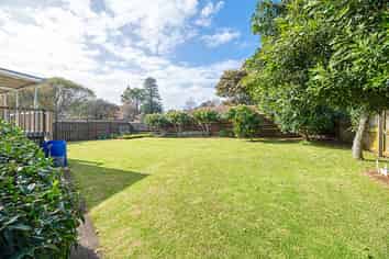 76 & 76a Hillsborough Rd, Hillsborough