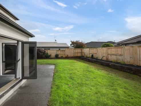 24 Langdale Court, Huntington