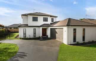 24 Langdale Court, Huntington